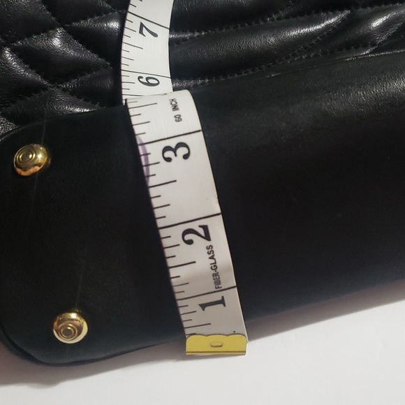 Black Leather Purse with Beautiful Gold Hardware - Picture 6 of 8